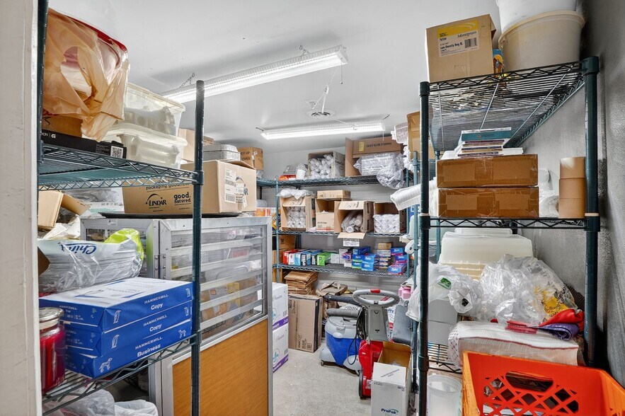 More Photos Of 550 McKeesport Rd, Elizabeth Freestanding For Sale