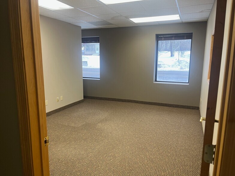 More Photos Of 10 Riverside Ave S, Sartell Office For Lease