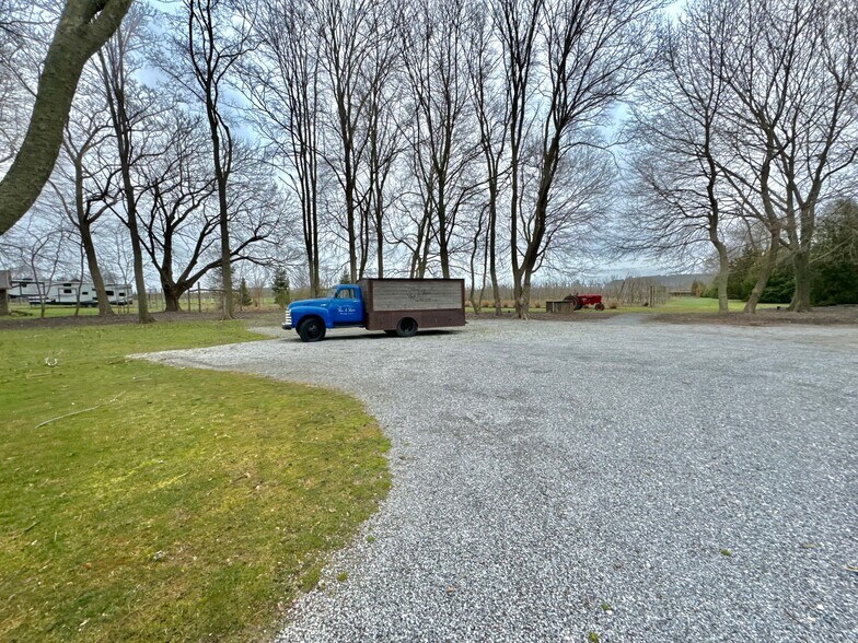 More Photos Of 370 Manor Ln, Jamesport Restaurant For Sale