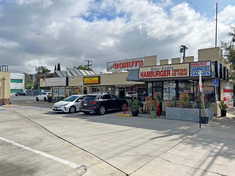 More Photos Of 4400-4406 Vineland Ave, North Hollywood Storefront Retail Office For Lease