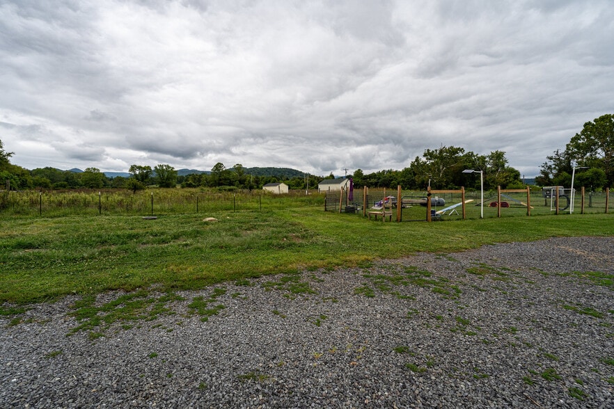 More Photos Of 12167 Lee Hwy, Sperryville Veterinarian Kennel For Sale