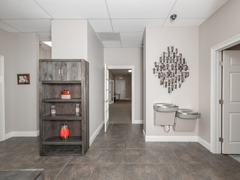 More Photos Of 8052 Mall Pky, Lithonia Medical For Lease