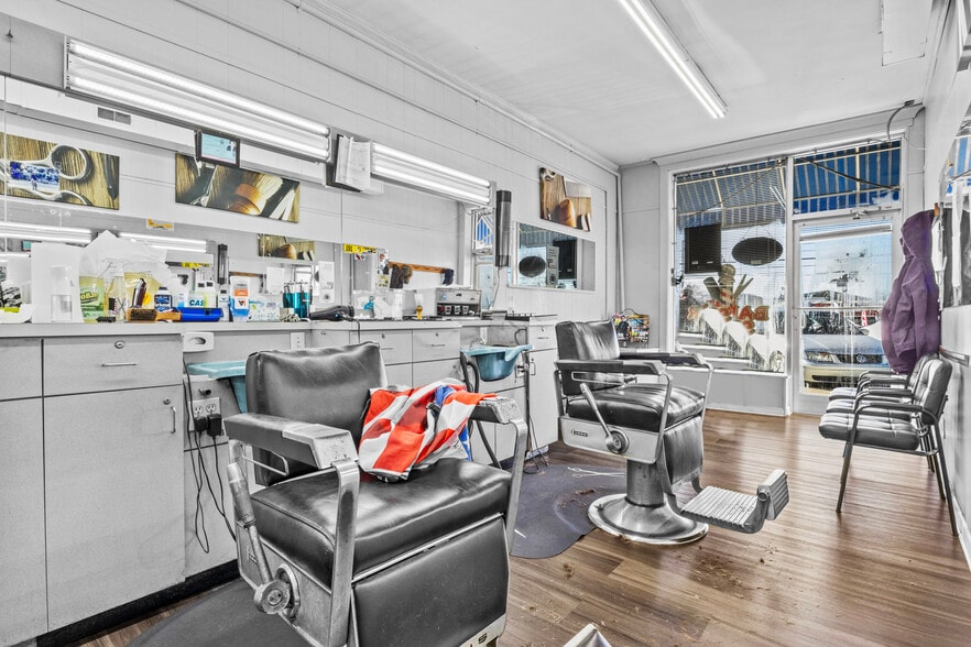 More Photos Of 1415-1419 Leestown Rd, Lexington General Retail For Sale