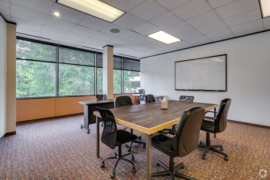 More Photos Of 110-140 Cypress Station Dr, Houston Unknown For Lease