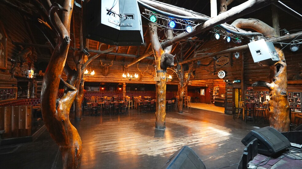 More Photos Of 3404 E Route 66, Flagstaff Freestanding For Sale