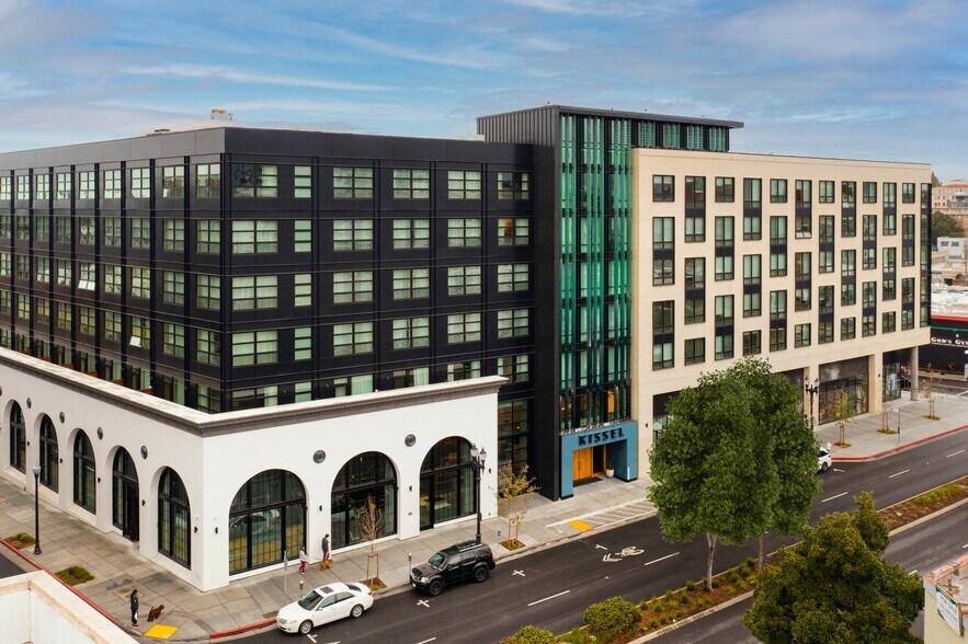 More Photos Of 2335-2345 Broadway, Oakland Unknown For Lease