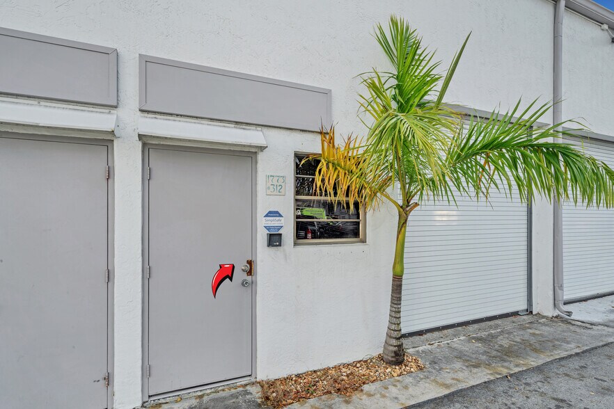More Photos Of 1769-1791 Blount Rd, Pompano Beach Warehouse For Sale