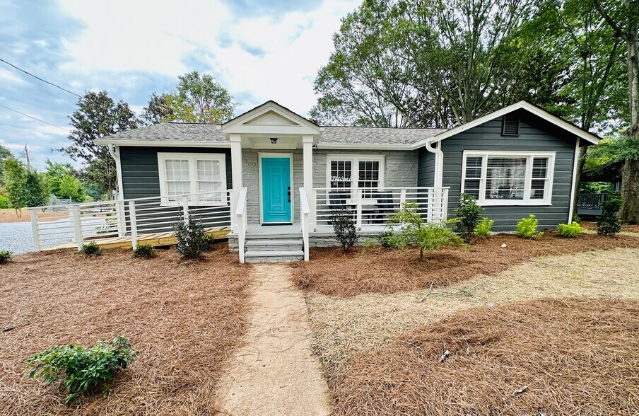 More Photos Of 41 Woodstock Rd, Roswell Office For Lease