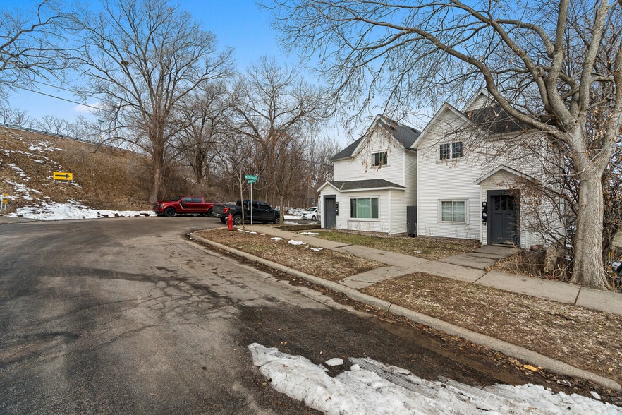 More Photos Of 485 Belvidere St E, Saint Paul Apartments For Sale