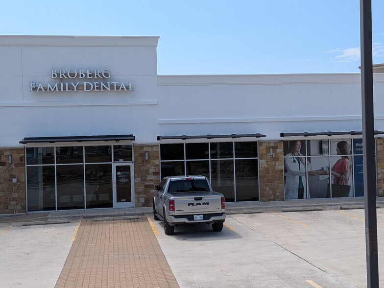 More Photos Of 9521 W Highway 290, Austin Storefront Retail Office For Lease