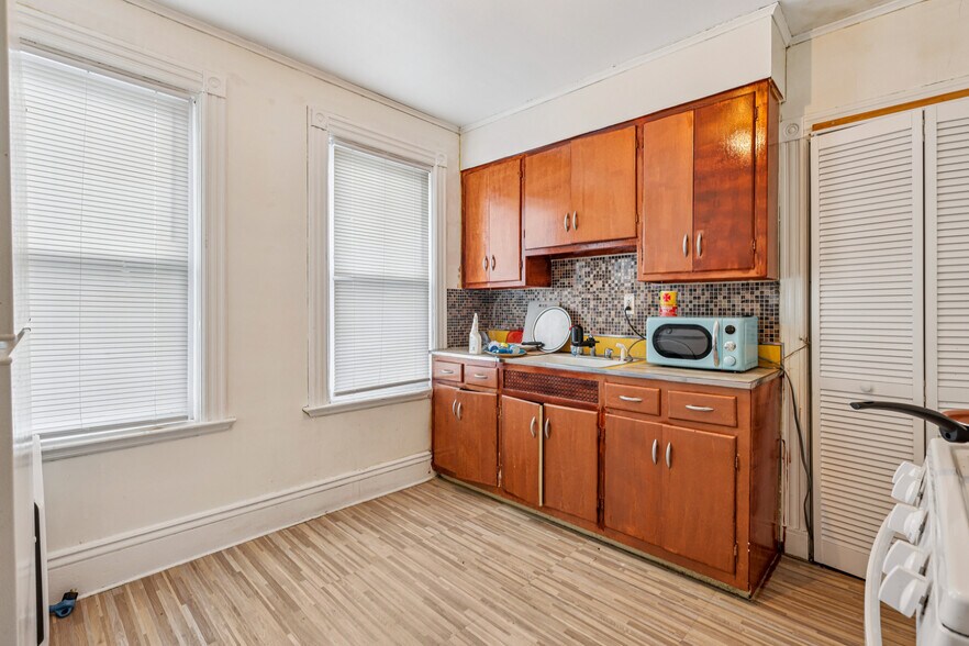 More Photos Of 43 E Main St, Stony Point Specialty For Sale