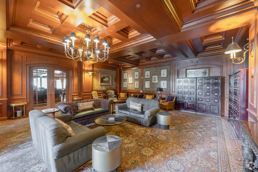 More Photos Of 2827 Paradise Rd, Las Vegas Health Club For Sale
