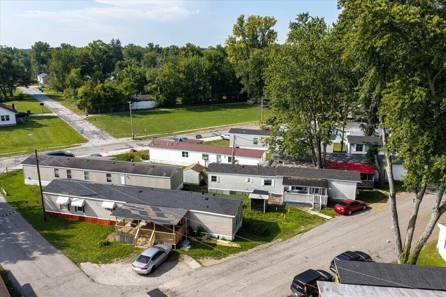 More Photos Of 900 W Harrison St, Plymouth Multifamily For Sale