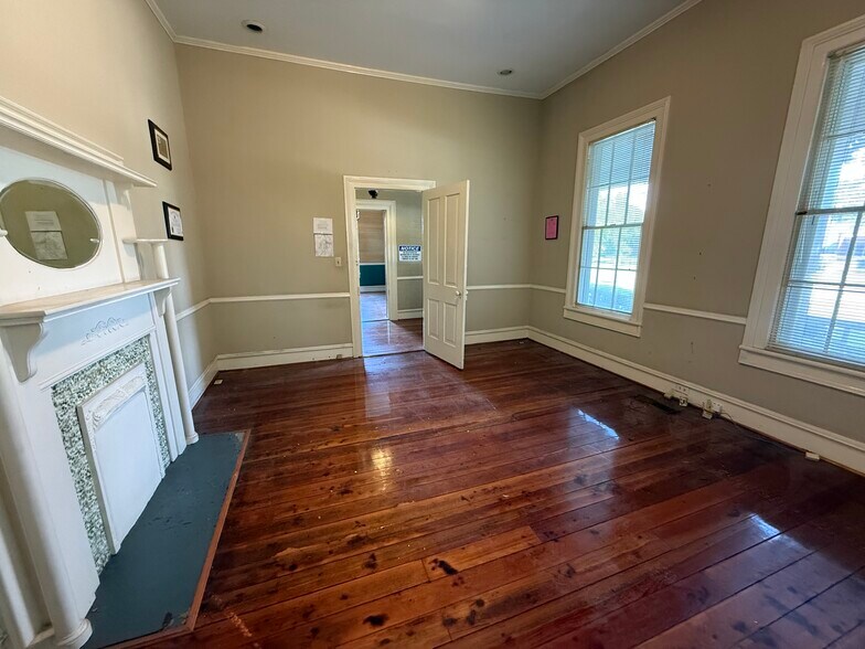 More Photos Of 514 E Barbour St, Eufaula Flex For Sale