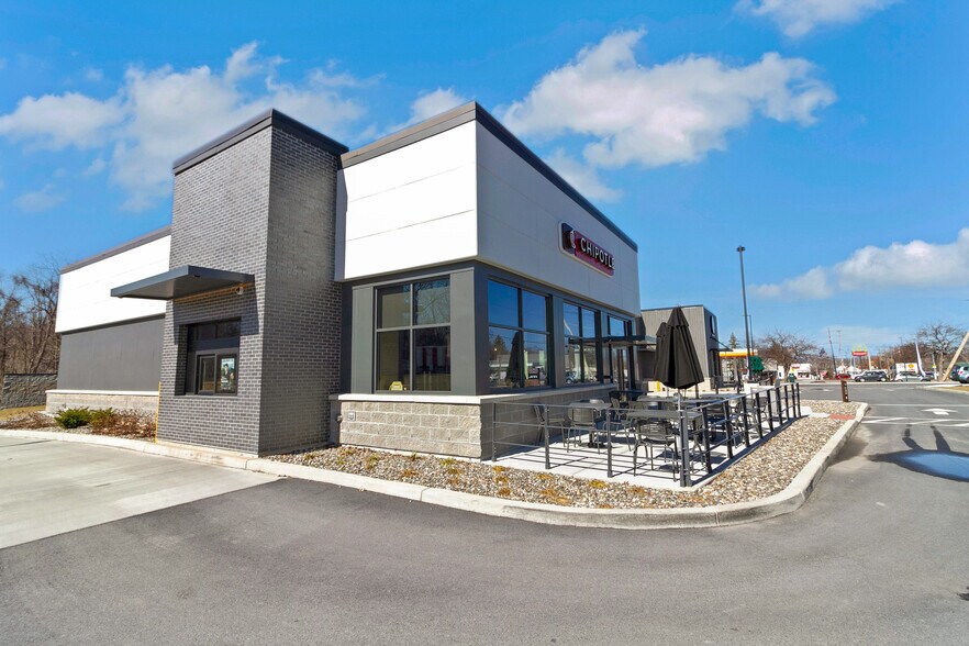 More Photos Of 106 Northside Dr, Bennington Restaurant For Sale