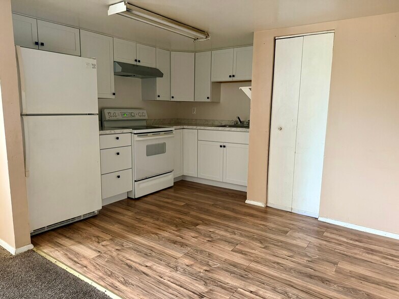 More Photos Of 1748 Eastern Ave, Baltimore Flex For Sale