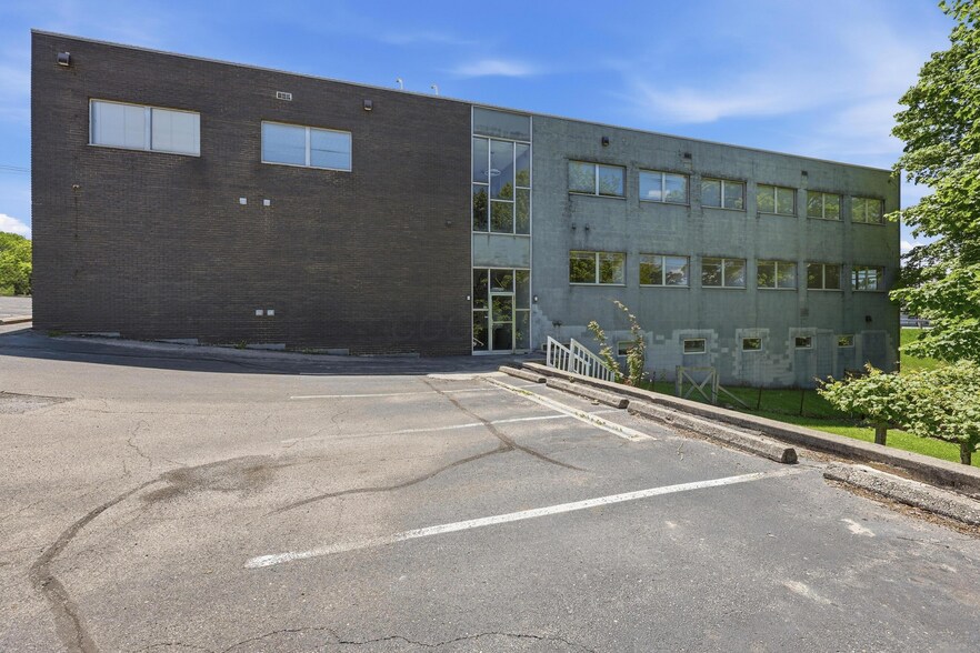 More Photos Of 1240 E Main St, Springfield Office For Sale