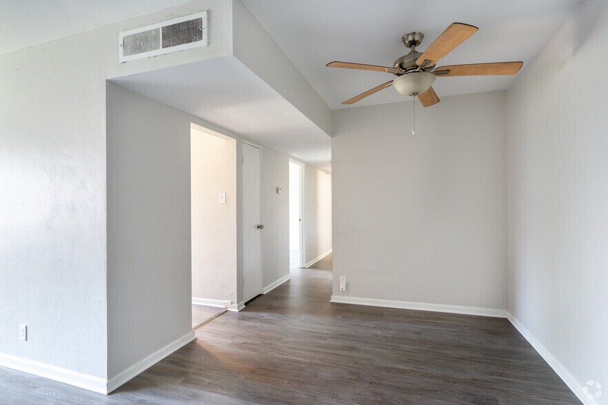 More Photos Of 1100 Indian Circle Dr, Olivette Apartments For Sale