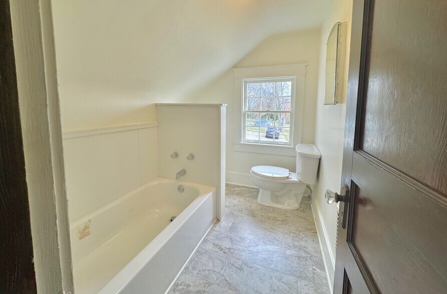 More Photos Of 106 E Cedar St, Goodlettsville Office Residential For Sale