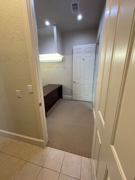 More Photos Of 11123 McCracken Cir, Cypress Office For Sale