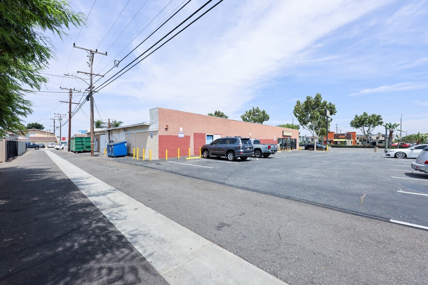 More Photos Of 16607-16617 Hawthorne Blvd, Lawndale Storefront For Sale