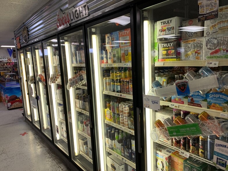 More Photos Of 8036 N Clare Ave, Harrison Convenience Store For Sale