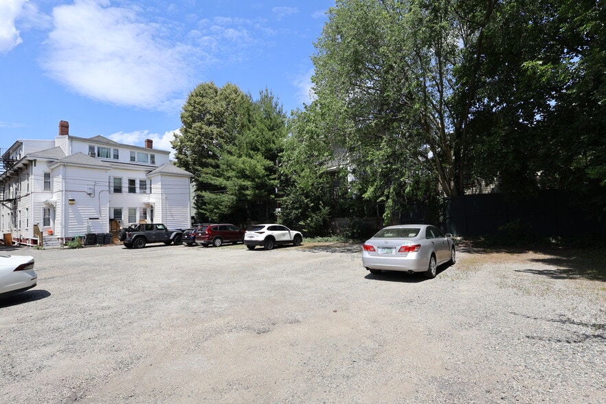 More Photos Of 138-140 Huron Ave, Cambridge Apartments For Sale