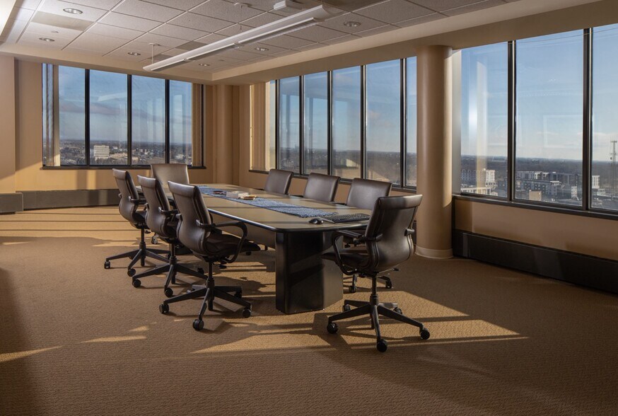 More Photos Of 201 5th St N, Fargo Hotel For Lease