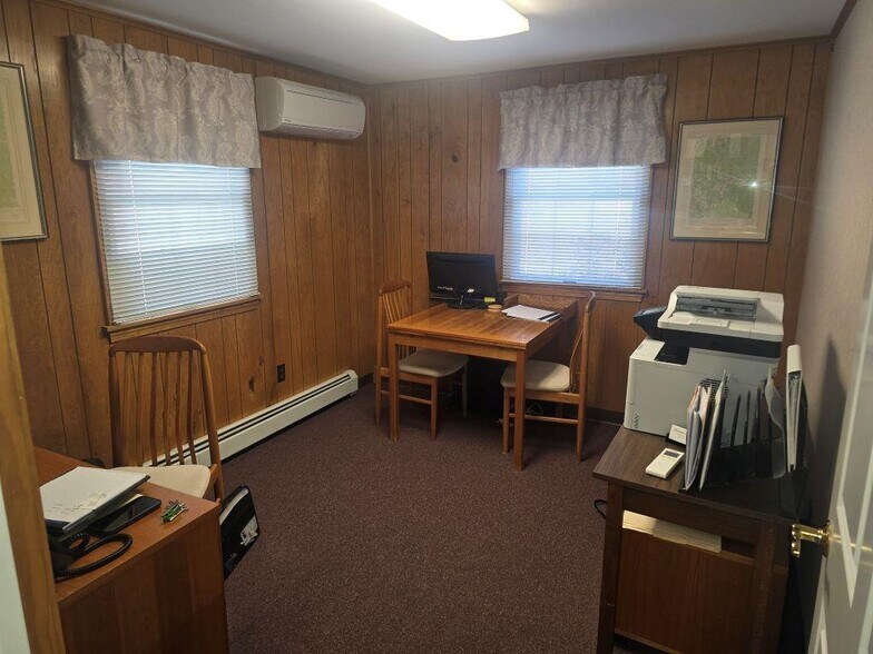 More Photos Of 8 Luxury Dr, Newport Office For Lease