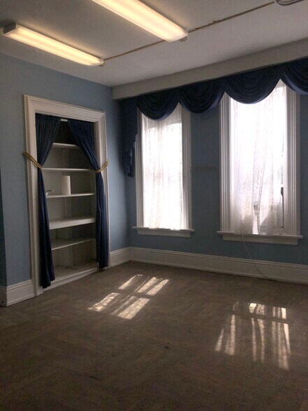 More Photos Of 20 W Central Ave, Delaware Office For Lease