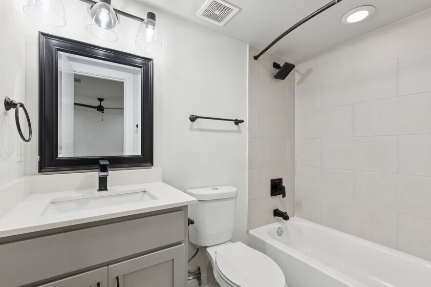 More Photos Of 5015 Bryan St, Dallas Apartments For Sale