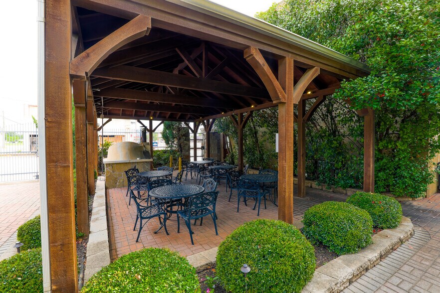 More Photos Of 119 N Main St, Jacksboro Hospitality For Sale