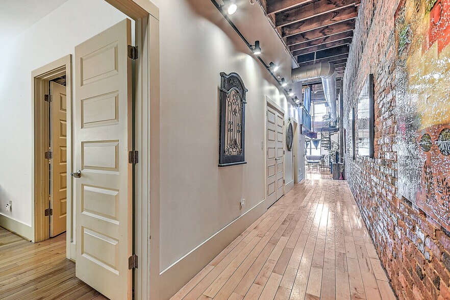 More Photos Of 529 State St, Bristol Storefront Retail Office For Sale