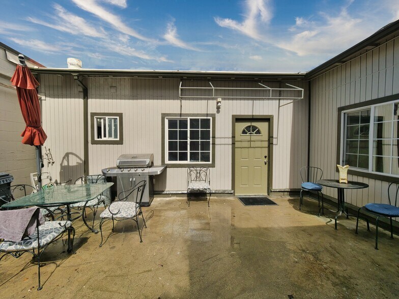 More Photos Of 9614-9616 MacArthur Blvd, Oakland Specialty For Sale