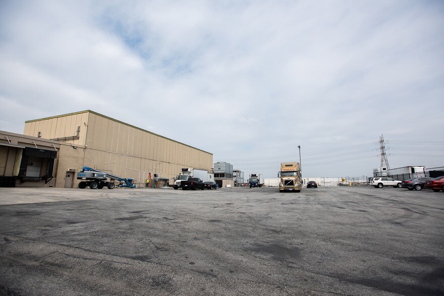 More Photos Of 3305 E Vernon Ave, Vernon Refrigeration Cold Storage For Lease