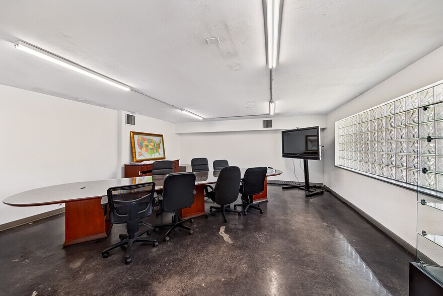 More Photos Of 936-940 NW 1st St, Fort Lauderdale Warehouse For Sale