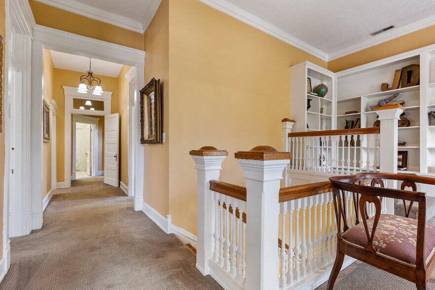 More Photos Of 1542 Frederica St, Owensboro Office Residential For Sale