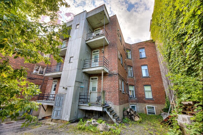 More Photos Of , Montréal Multifamily For Sale