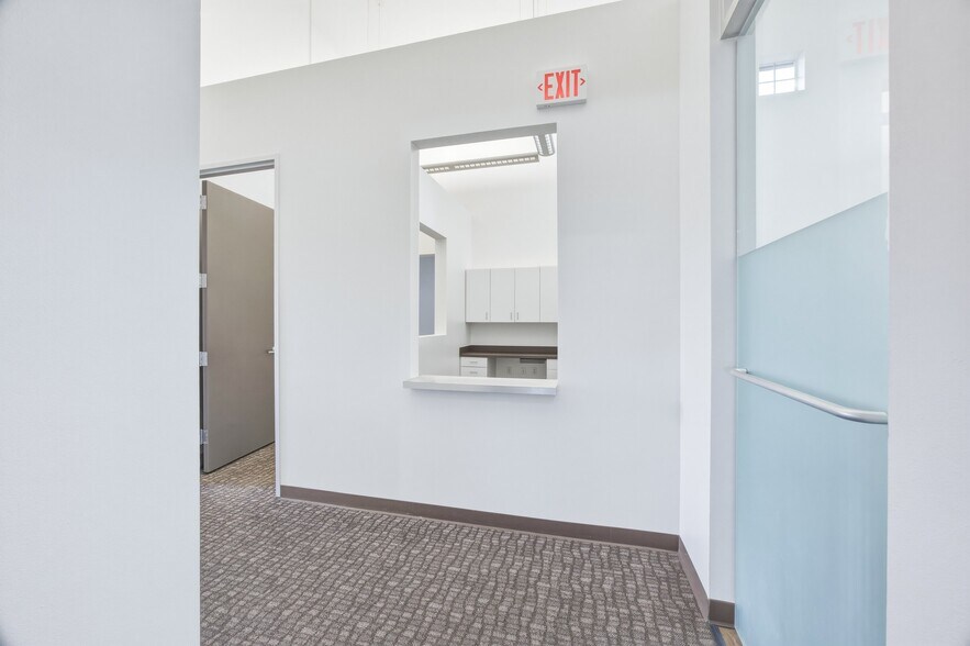 More Photos Of 12171 W Parmer Ln, Cedar Park Medical For Lease