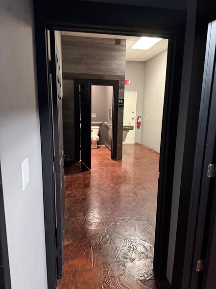 More Photos Of 512 N McPherson Church Rd, Fayetteville Storefront Retail Office For Lease