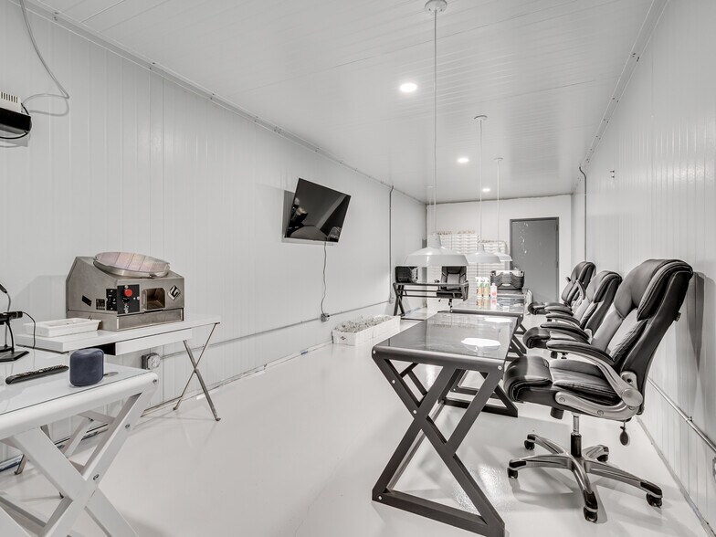 More Photos Of 3595 E State Highway 9, Norman Industrial For Sale