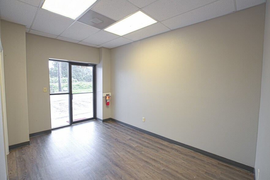 More Photos Of 25275 Budde Rd, Spring Light Distribution For Lease