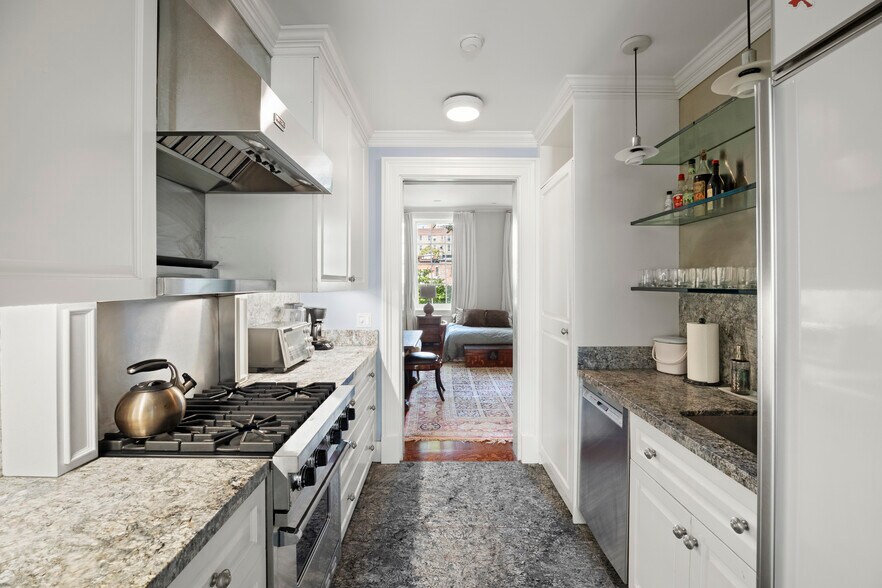 More Photos Of 26 Washington Sq N, New York Apartments For Sale
