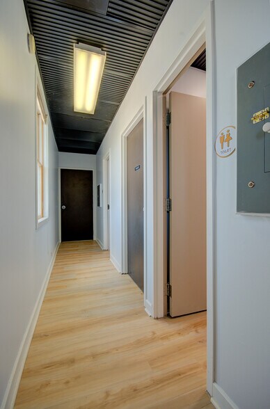 More Photos Of 1000 S Hamilton St, Lockport Loft Creative Space For Sale