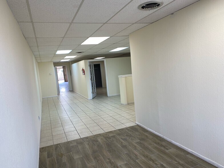 More Photos Of 7618 Boeing Dr, El Paso Office For Lease