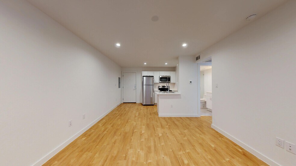 More Photos Of 3901 N Hall St, Dallas Apartments For Sale