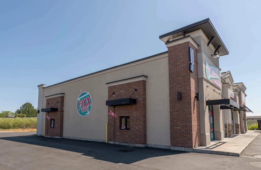 More Photos Of 2565 E 17th St, Ammon Storefront For Lease