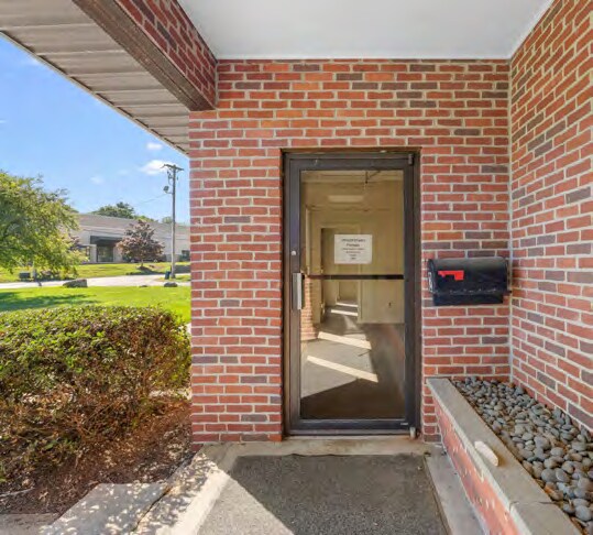 More Photos Of 20 Scotland Blvd, Bridgewater Warehouse For Lease