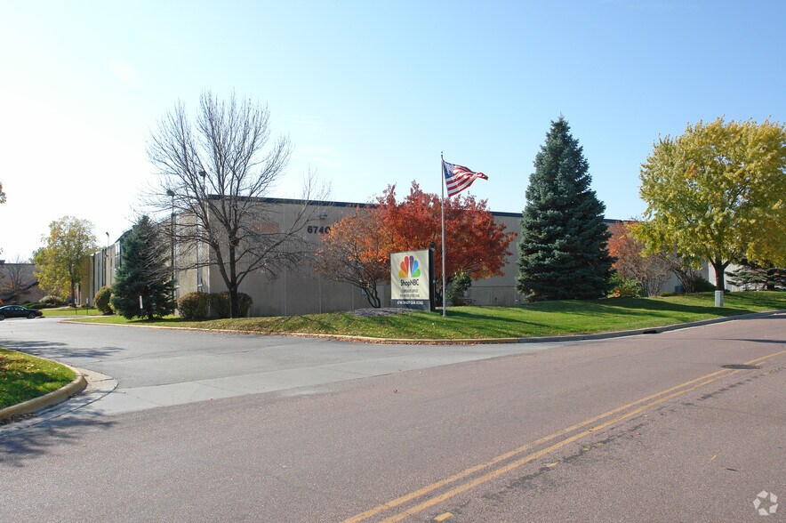 Primary Photo Of 6700-6740 Shady Oak Rd, Eden Prairie Research And Development For Sale