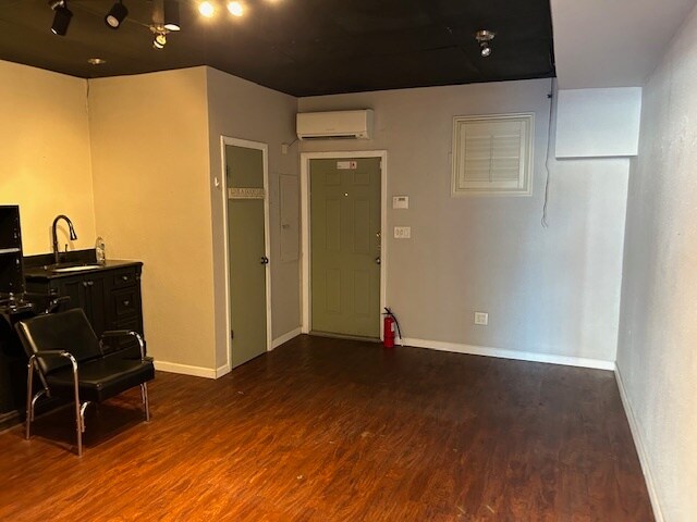 More Photos Of 4646 Central Ave, Saint Petersburg Office For Lease